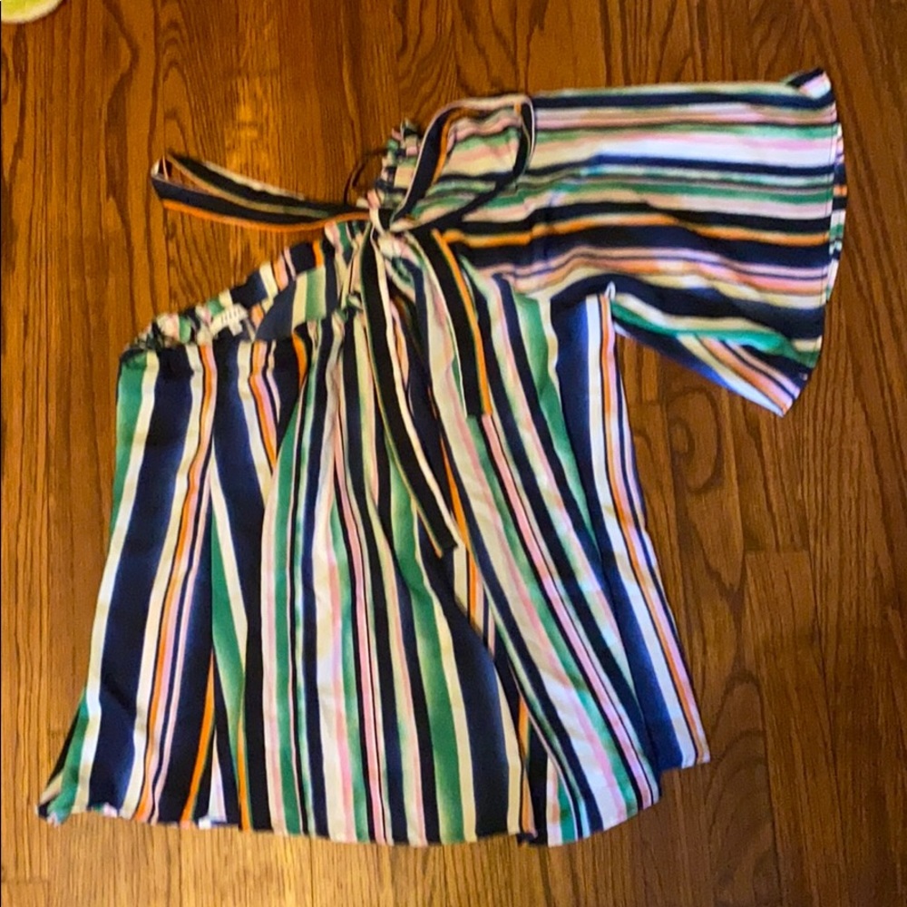 RO & DE one shoulder top size large